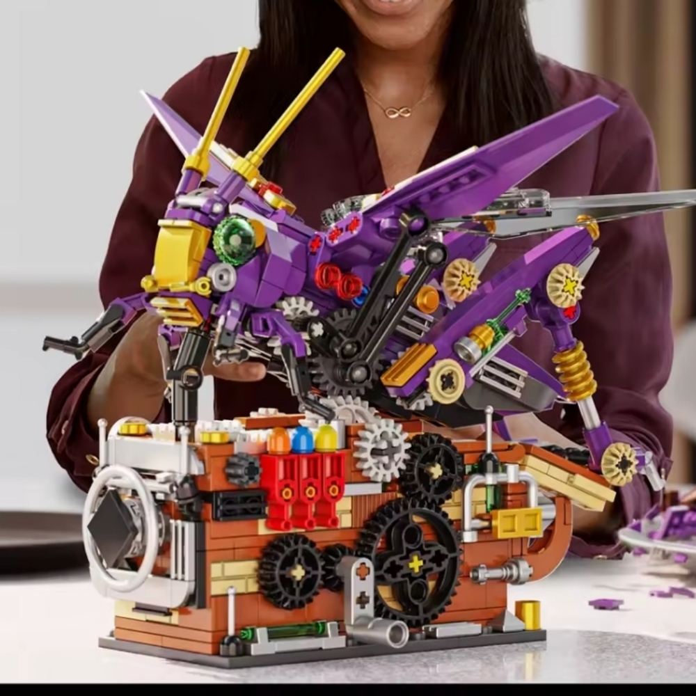 Colorful Mechanical Insect Building Set - Picture 2 of 5